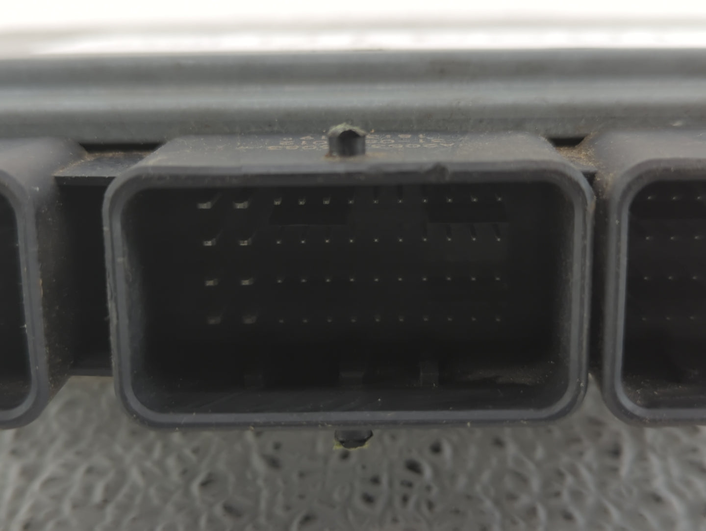 2013 Ford C-Max PCM Engine Control Computer ECU ECM PCU OEM P/N:DM5A-12A650-DD DM5A-12A650-KB, DM5A-12A650-UC, DM5A-12A650-D