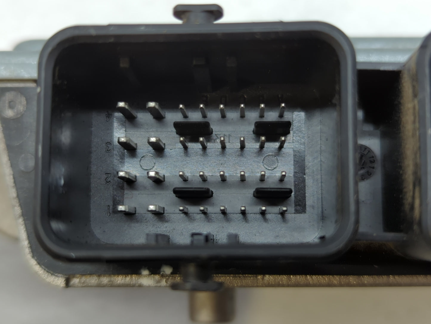 2013 Ford C-Max PCM Engine Control Computer ECU ECM PCU OEM P/N:DM5A-12A650-AK DM5A-12A650-DA, DM5A-12A650-DD, DM5A-12A650-K