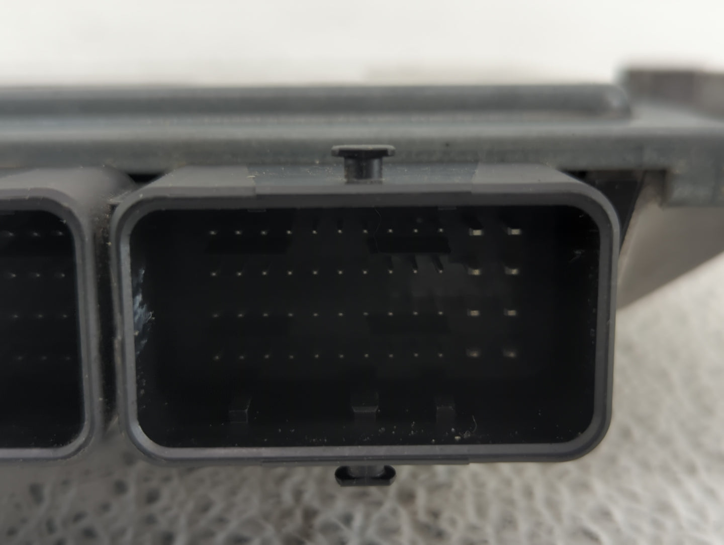 2013 Ford C-Max PCM Engine Control Computer ECU ECM PCU OEM P/N:DM5A-12A650-AK DM5A-12A650-DA, DM5A-12A650-DD, DM5A-12A650-K