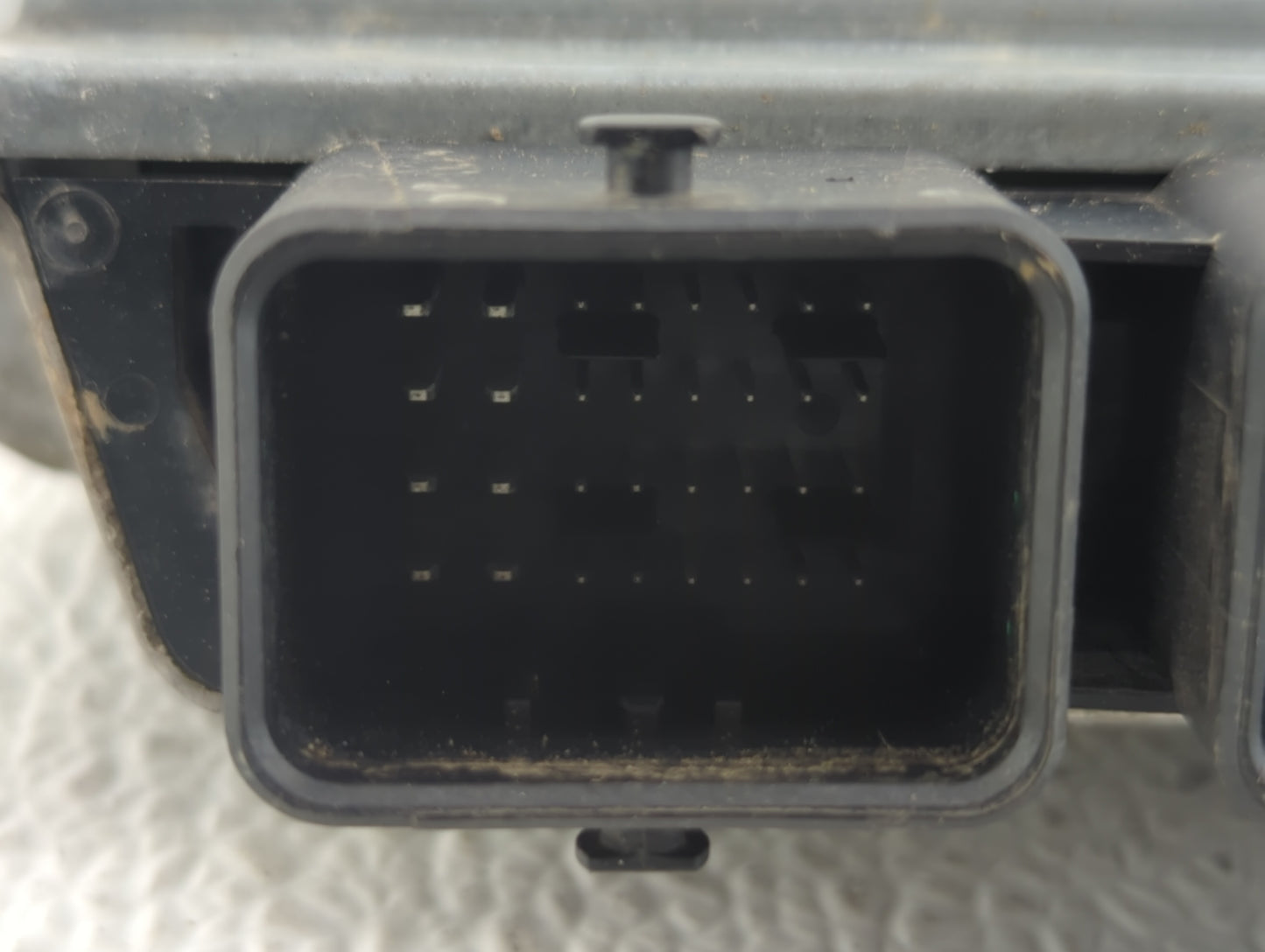 2013 Ford C-Max PCM Engine Control Computer ECU ECM PCU OEM P/N:EM5A-12A650-SC DS71-12B684-VA, DM5A-12A650-UB Fits OEM Used 