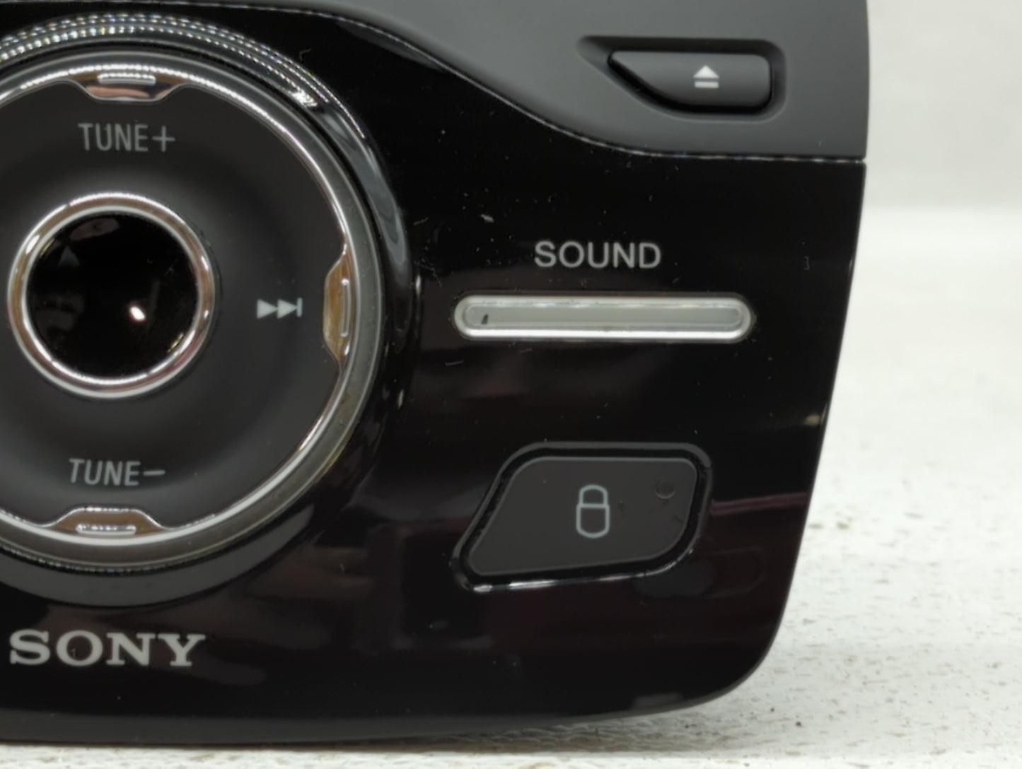 2013-2016 Ford C-Max Radio AM FM Cd Player Receiver Replacement P/N:CJ5T-18K811-FC Fits Fits 2013 2014 2015 2016 OEM Used Au