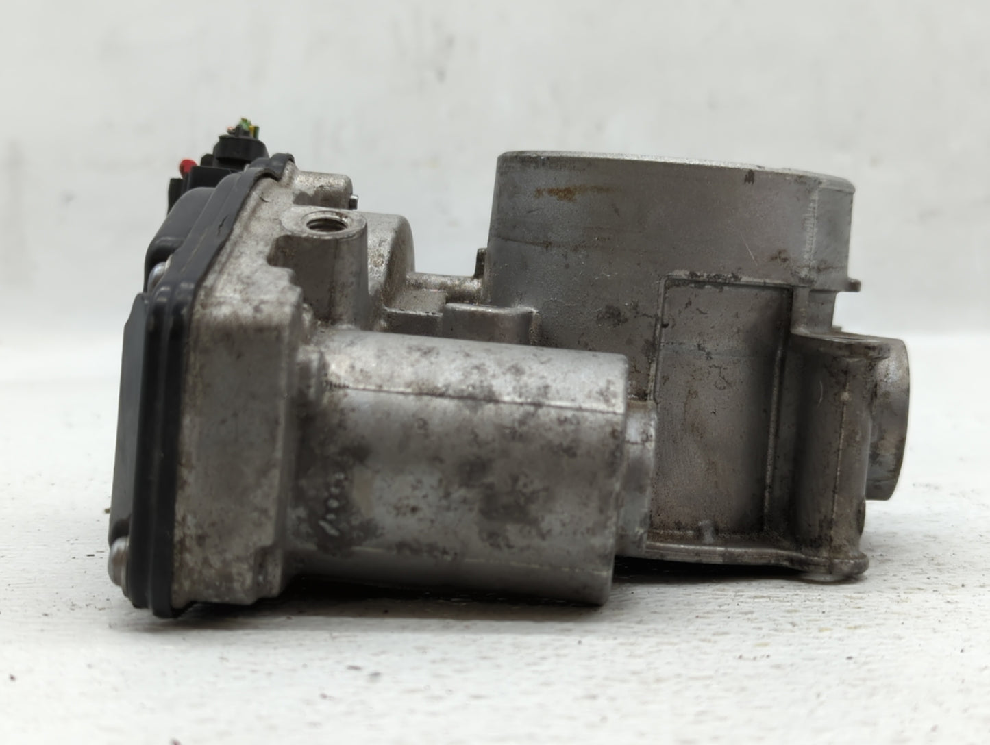 2013-2018 Ford C-Max Throttle Body P/N:DS7E-9F991-AF Fits Fits 2013 2014 2015 2016 2017 2018 2019 2020 2021 2022 OEM Used Au