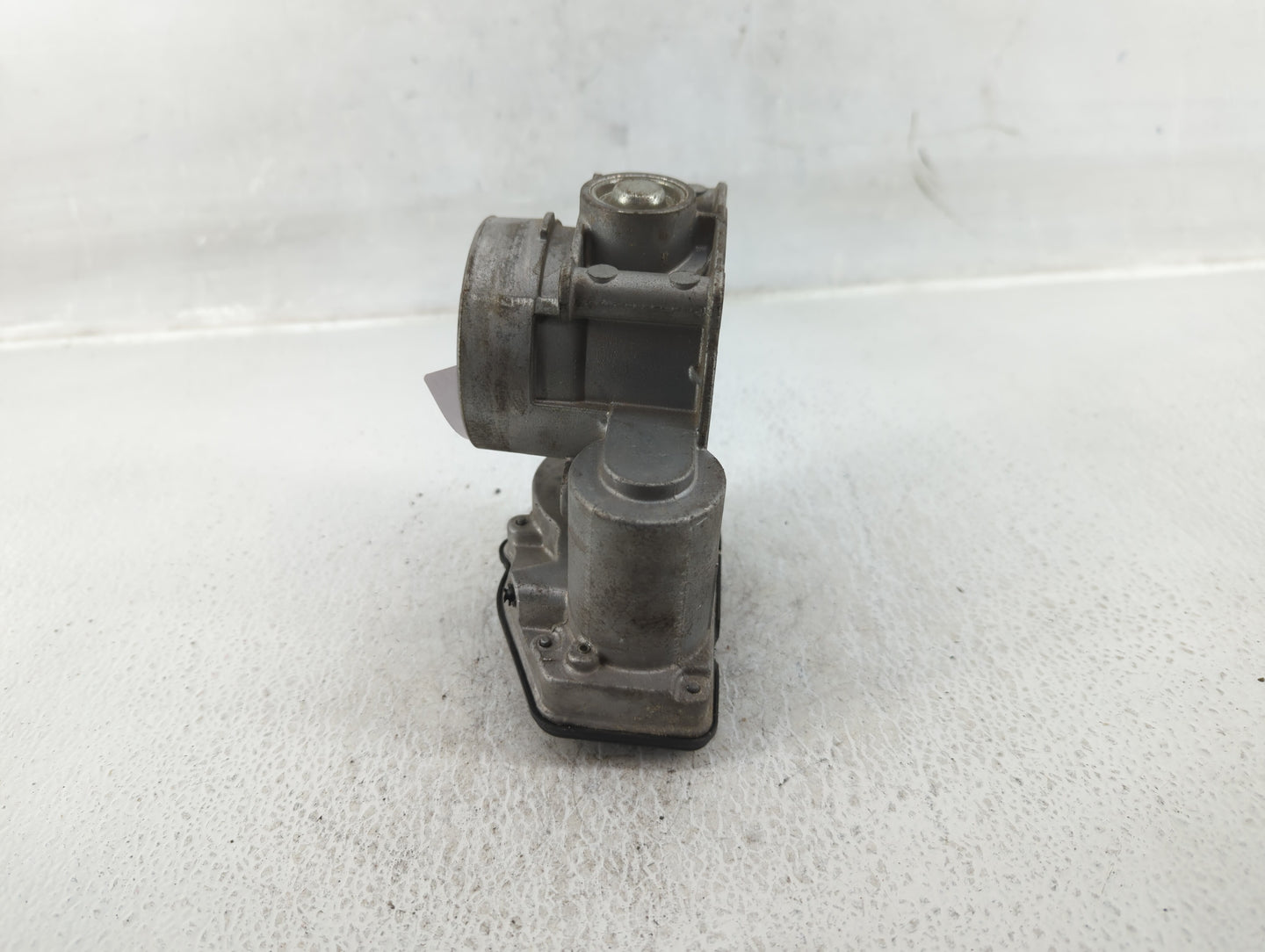 2013-2018 Ford C-Max Throttle Body P/N:DS7E-9F991-AD Fits Fits 2013 2014 2015 2016 2017 2018 2019 2020 2021 2022 OEM Used Au