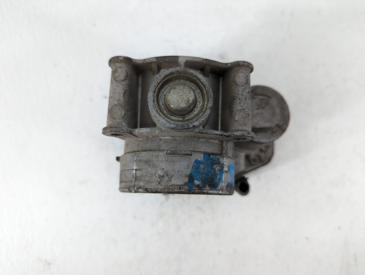 2013-2018 Ford C-Max Throttle Body P/N:DS7E-9F991-AD Fits Fits 2013 2014 2015 2016 2017 2018 2019 2020 2021 2022 OEM Used Au