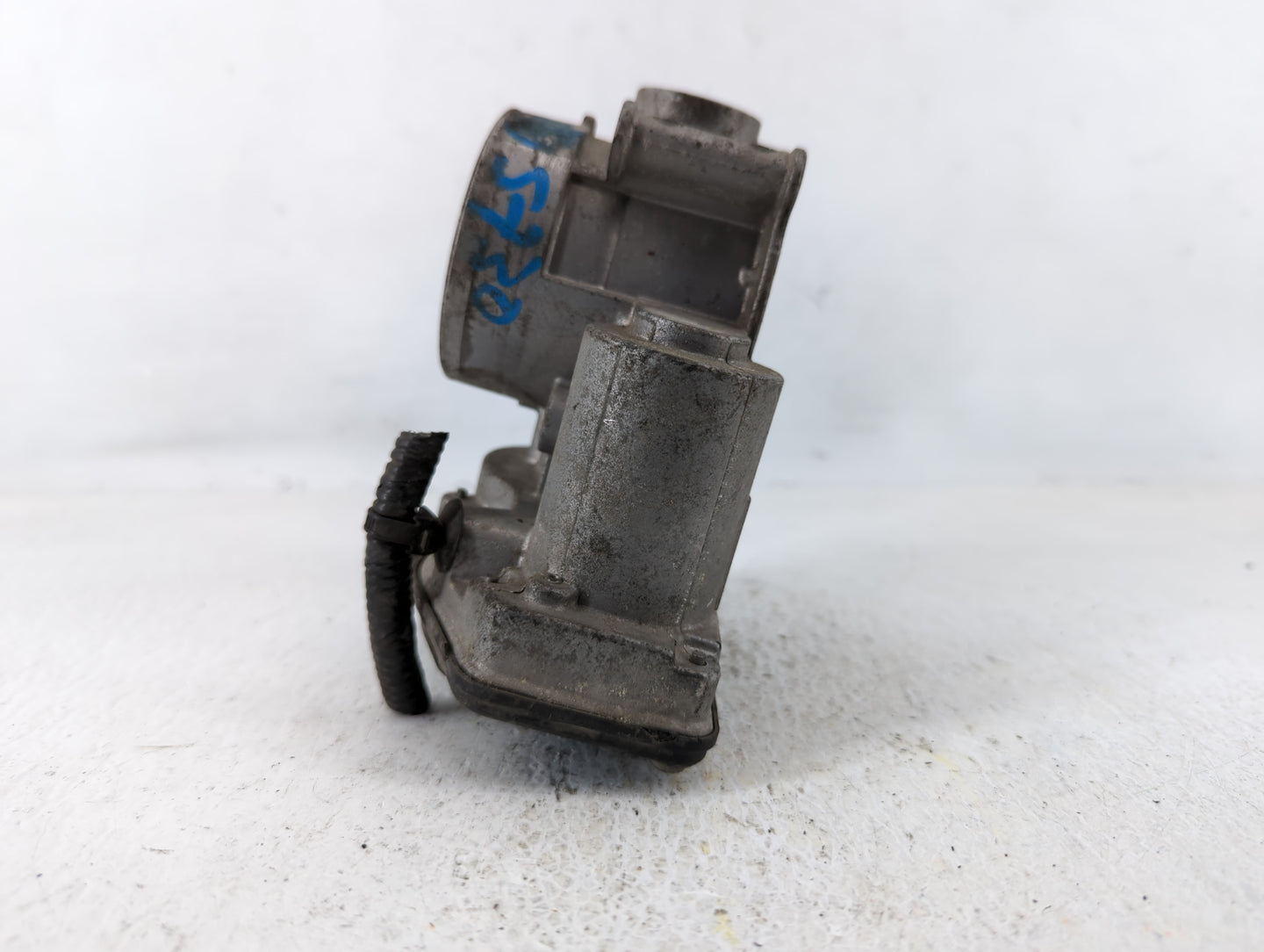 2013-2018 Ford C-Max Throttle Body P/N:DS7E-9F991-AD Fits Fits 2013 2014 2015 2016 2017 2018 2019 2020 2021 2022 OEM Used Au