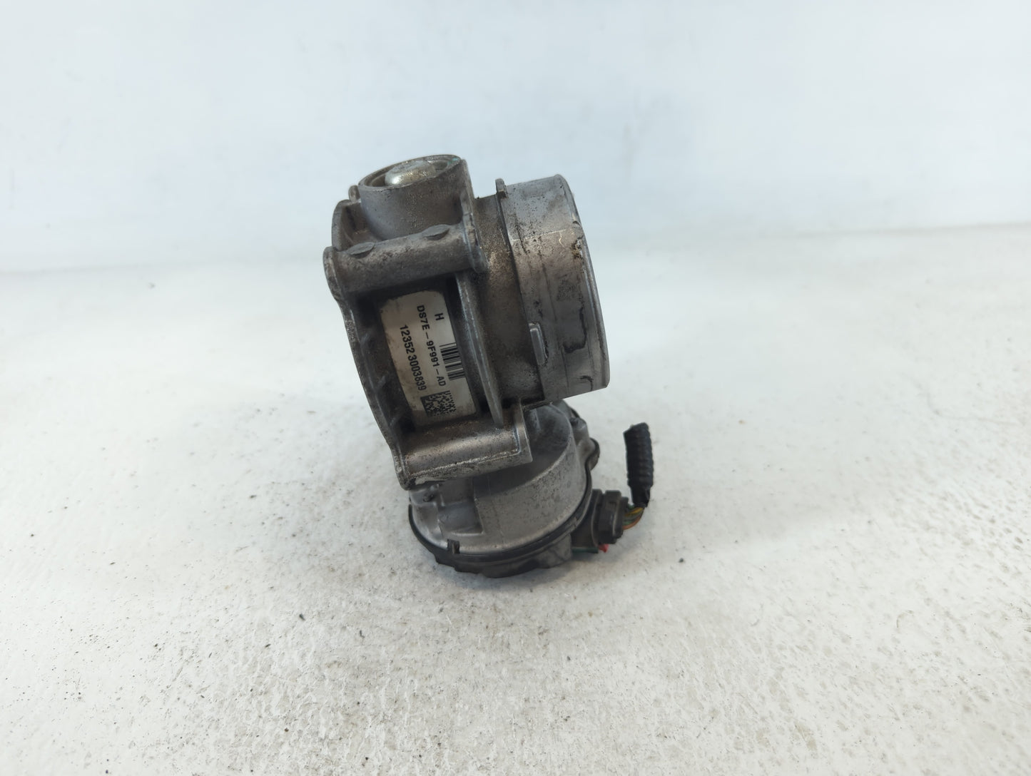 2013-2018 Ford C-Max Throttle Body P/N:DS7E-9F991-AD Fits Fits 2013 2014 2015 2016 2017 2018 2019 2020 2021 2022 OEM Used Au
