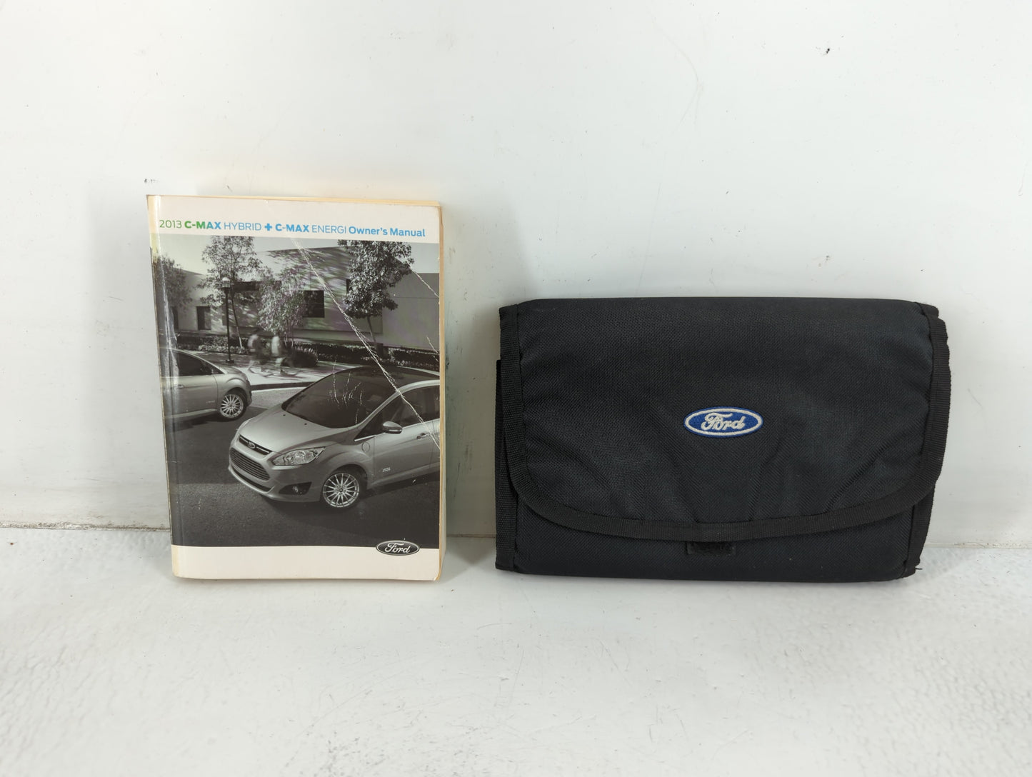 2013 Ford C-Max Owners Manual Book Guide P/N:DM5J19A321FA OEM Used Auto Parts - Oemusedautoparts1.com