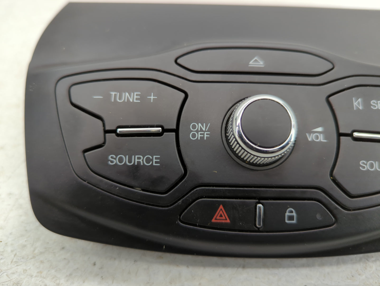 2013-2016 Ford C-Max Radio AM FM Cd Player Receiver Replacement P/N:CJ5T18K811HG Fits Fits 2013 2014 2015 2016 OEM Used Auto