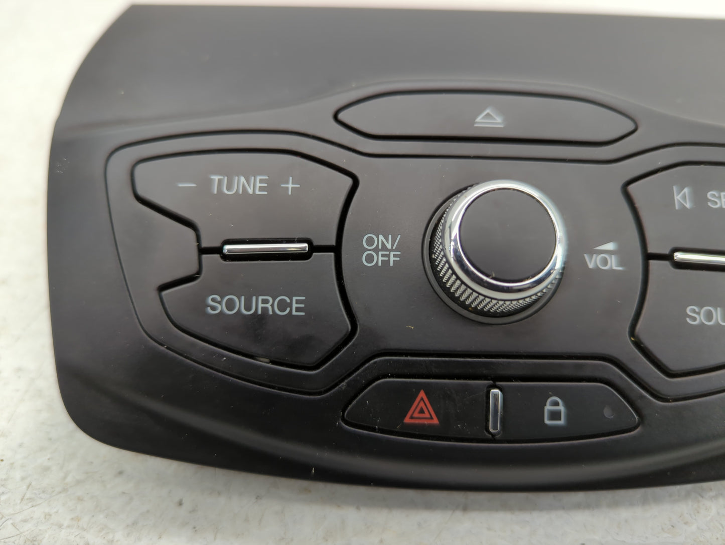 2013-2016 Ford C-Max Radio AM FM Cd Player Receiver Replacement P/N:CJ5T18K811HG Fits Fits 2013 2014 2015 2016 OEM Used Auto