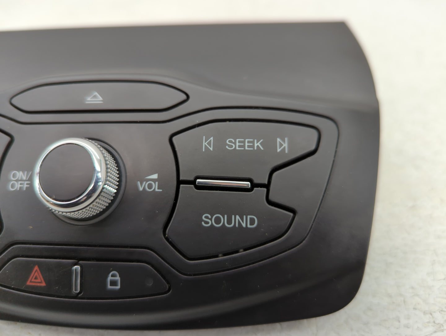 2013-2016 Ford C-Max Radio AM FM Cd Player Receiver Replacement P/N:CJ5T18K811HG Fits Fits 2013 2014 2015 2016 OEM Used Auto