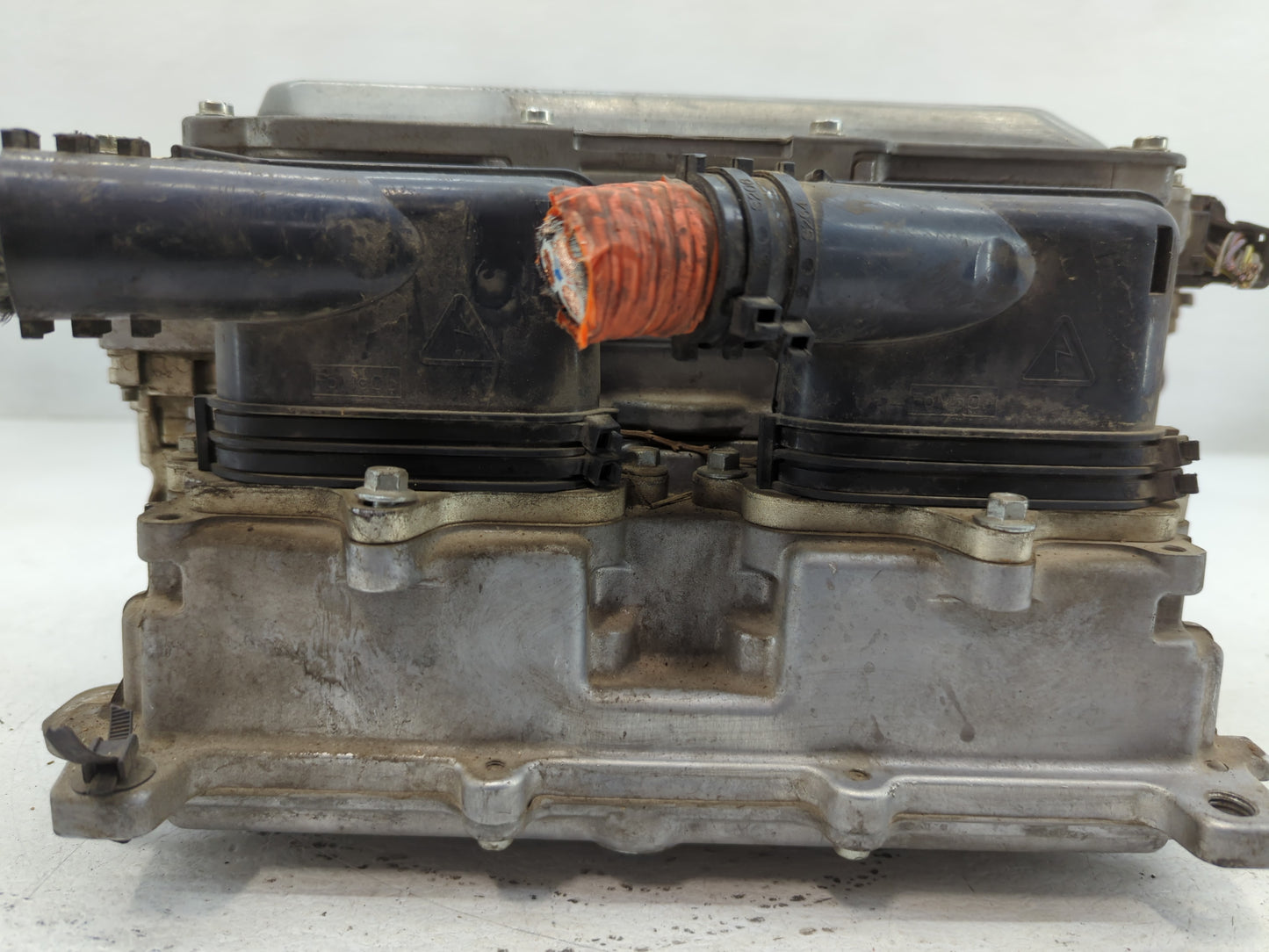 2013-2018 Ford C-max Dc Converter Inverter Charger Assembly Dm58-7b012-fb - Oemusedautoparts1.com