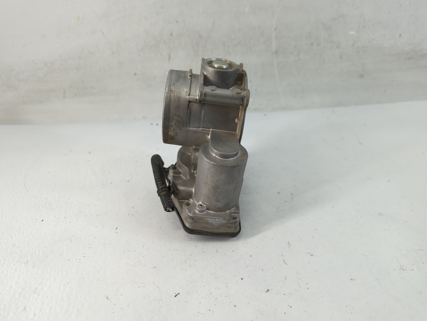 2013-2018 Ford C-Max Throttle Body P/N:123563001987 DS7E-9F991-AD Fits Fits 2013 2014 2015 2016 2017 2018 2019 2020 2021 202