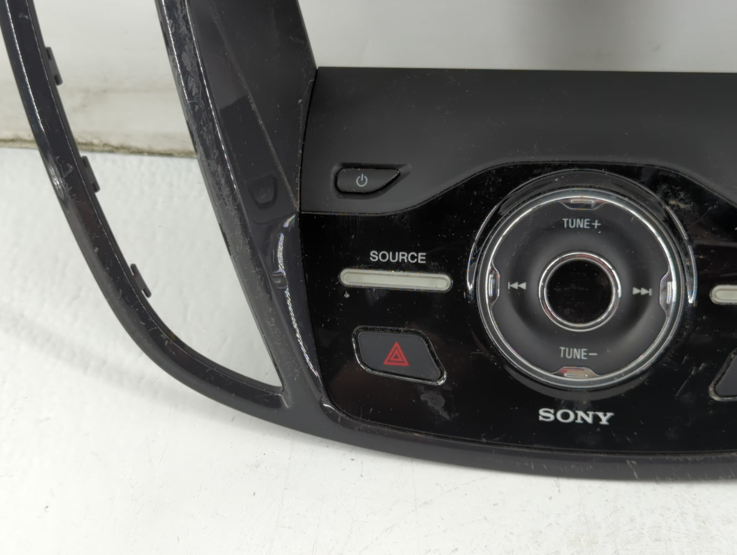2013-2016 Ford C-Max Radio AM FM Cd Player Receiver Replacement P/N:90151-696 Fits Fits 2013 2014 2015 2016 OEM Used Auto Pa