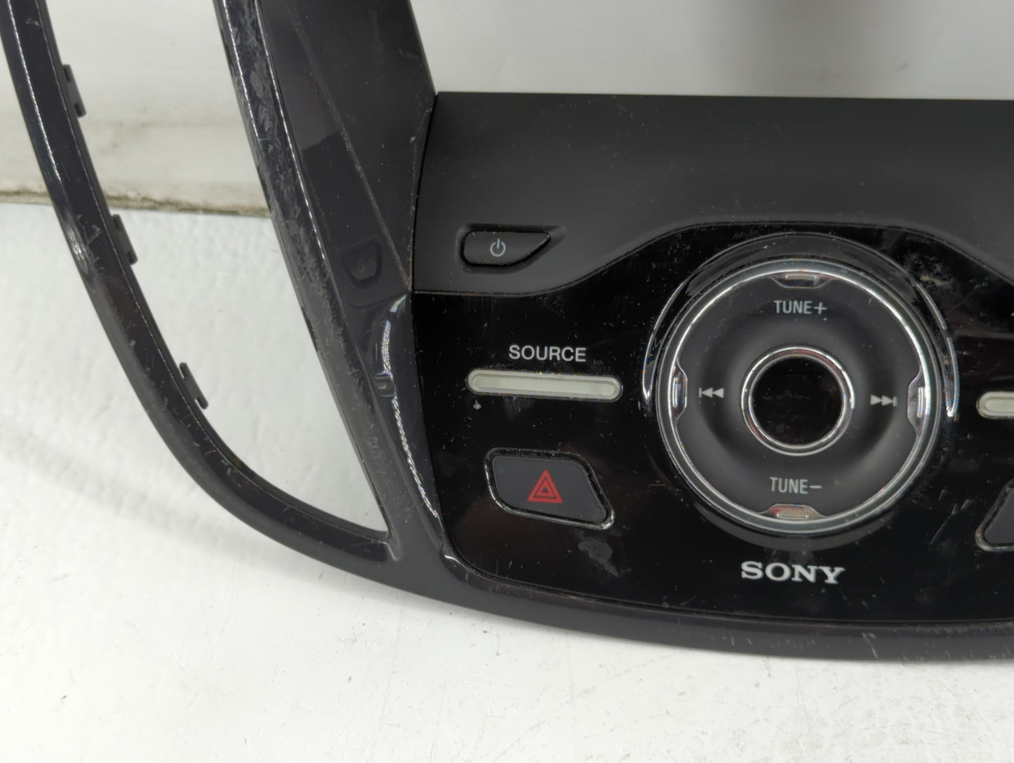 2013-2016 Ford C-Max Radio AM FM Cd Player Receiver Replacement P/N:90151-696 Fits Fits 2013 2014 2015 2016 OEM Used Auto Pa
