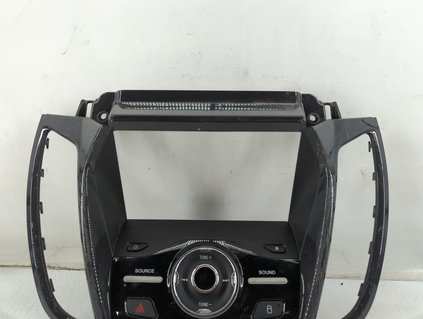 2013-2016 Ford C-Max Radio AM FM Cd Player Receiver Replacement P/N:90151-696 Fits Fits 2013 2014 2015 2016 OEM Used Auto Pa