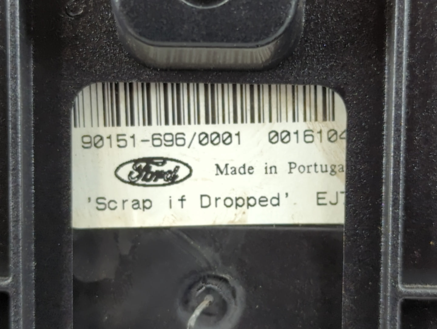 2013-2016 Ford C-Max Radio AM FM Cd Player Receiver Replacement P/N:90151-696 Fits Fits 2013 2014 2015 2016 OEM Used Auto Pa