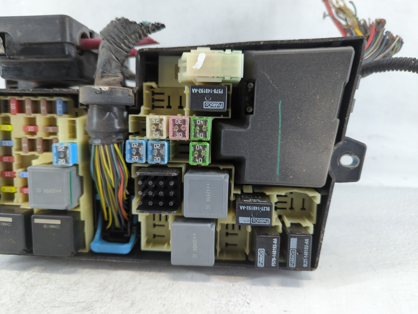 2013-2018 Ford C-Max Fusebox Fuse Box Panel Relay Module P/N:FV6T-14K733-ACE Fits Fits 2013 2014 2015 2016 2017 2018 OEM Use