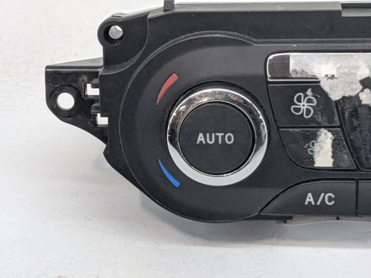 2013 Ford C-Max Climate Control Module Temperature AC/Heater Replacement P/N:DM5T-18C612-AH DM5T-18C612-AE Fits OEM Used Aut