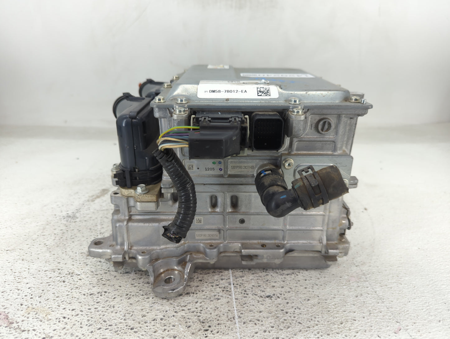 2013 Ford Cmax Hybrid DC Synergy Drive Power Inverter P/N:DM58-7B012-EA JM12Z05211 Fits OEM Used Auto Parts - Oemusedautopar