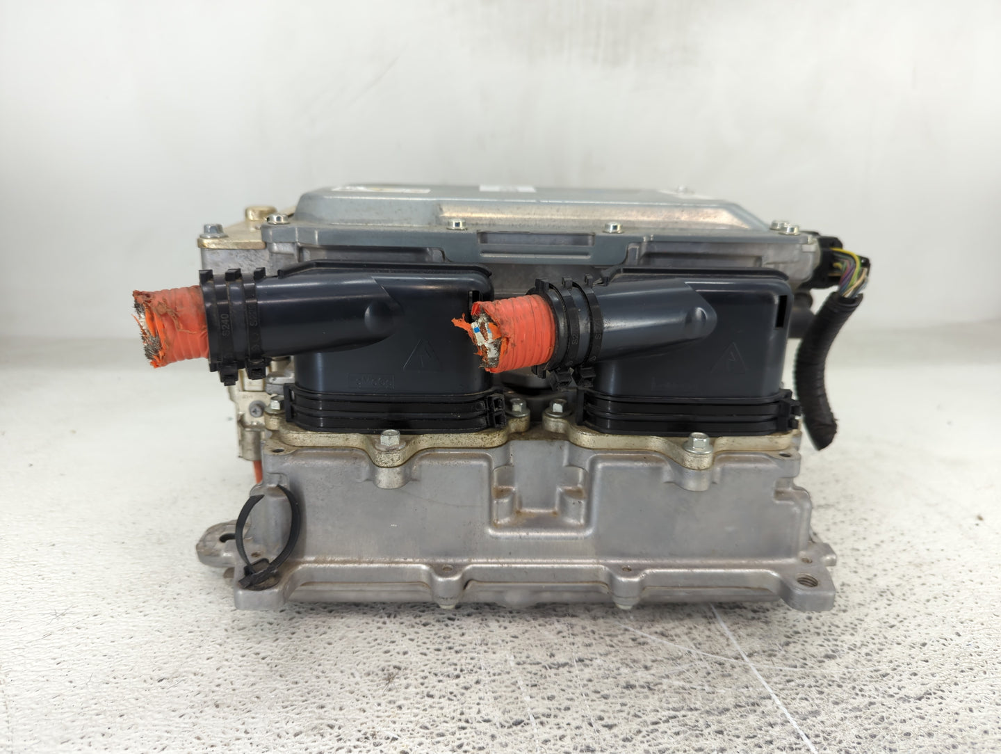 2013 Ford Cmax Hybrid DC Synergy Drive Power Inverter P/N:DM58-7B012-EA JM12Z05211 Fits OEM Used Auto Parts - Oemusedautopar