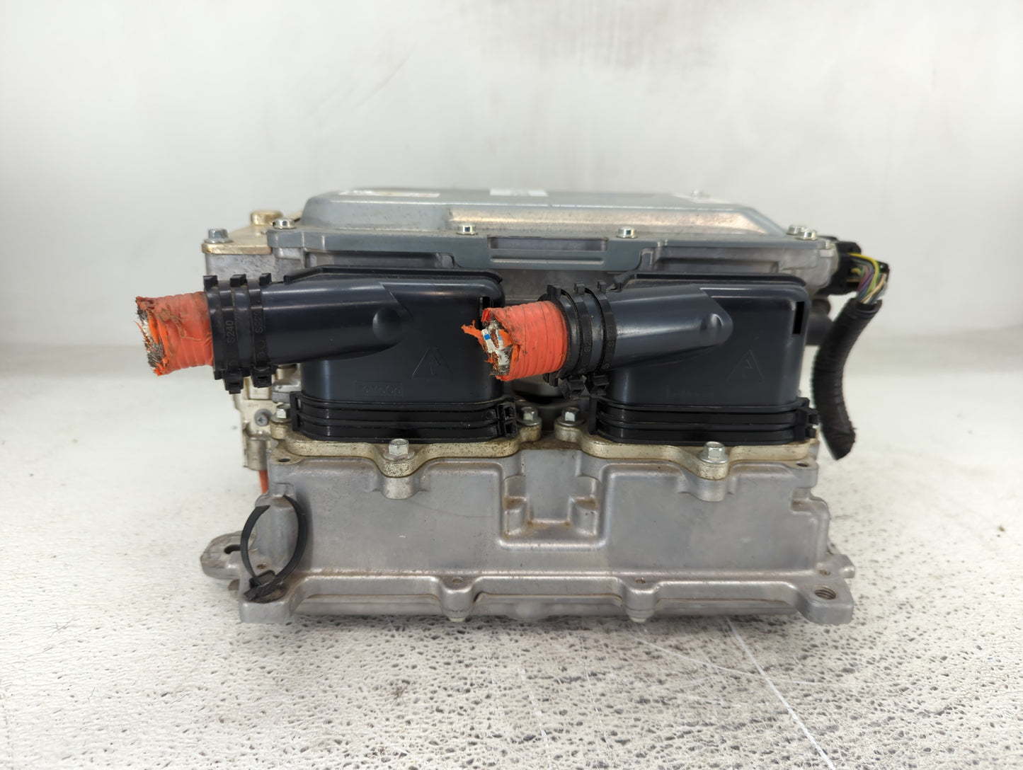 2013 Ford Cmax Hybrid DC Synergy Drive Power Inverter P/N:DM58-7B012-EA JM12Z05211 Fits OEM Used Auto Parts - Oemusedautopar