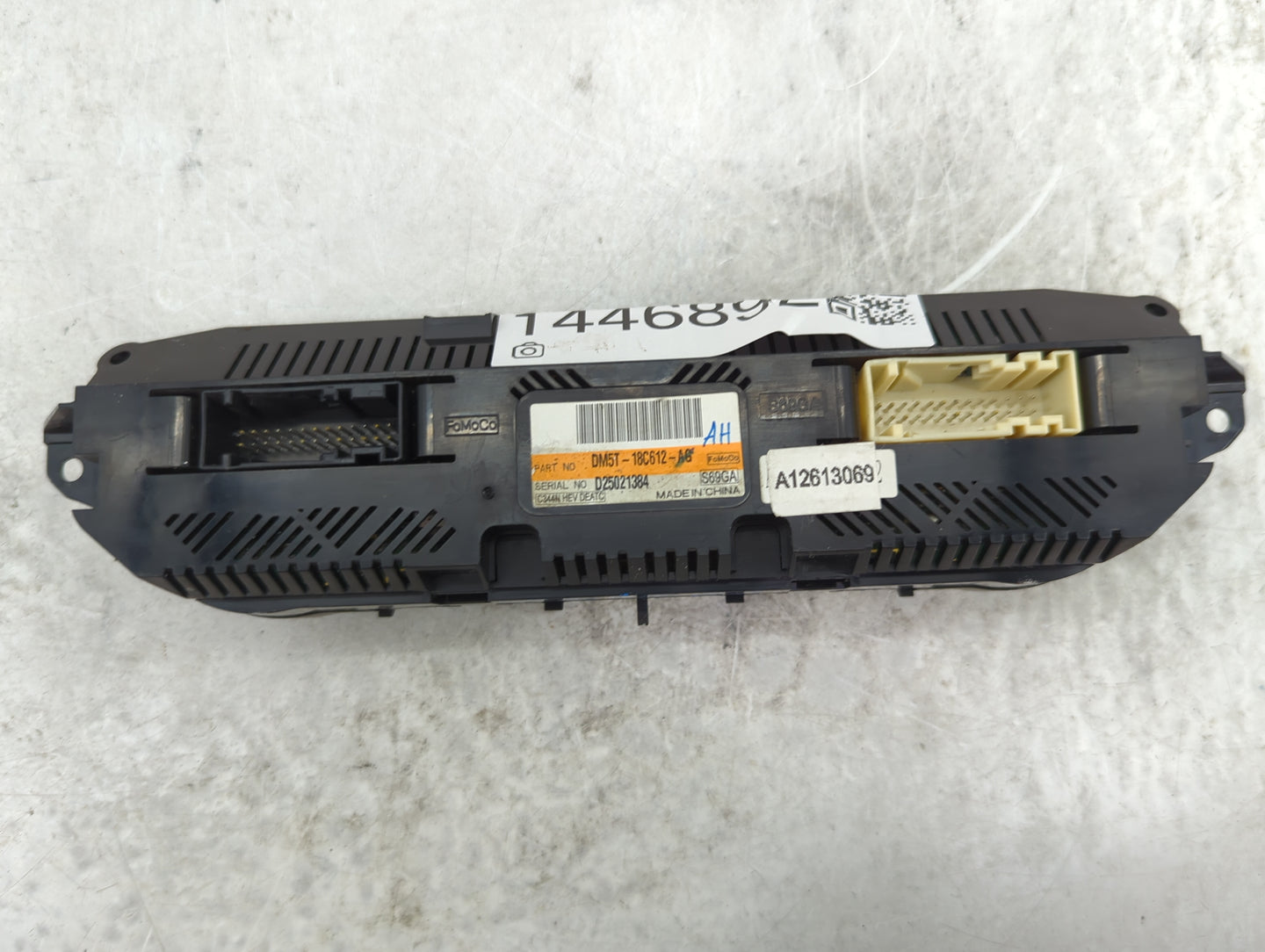 2013 Ford Cmax Climate Control Module Temperature AC/Heater Replacement P/N:DM5T-18C612-AG Fits Fits 2014 2015 2016 OEM Used