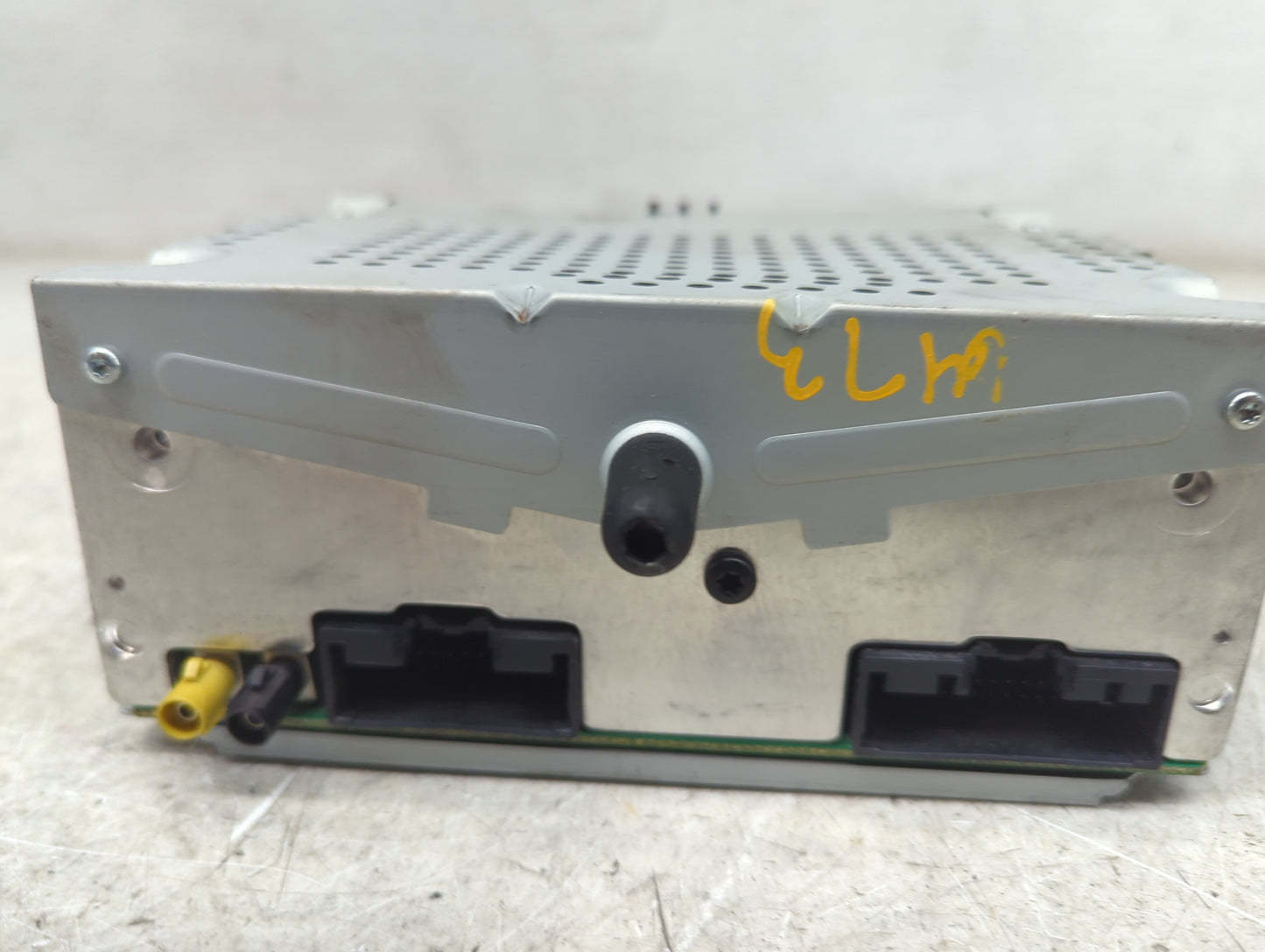 2013 Ford Cmax Radio AM FM Cd Player Receiver Replacement P/N:CM5T-19C107-FR C6FQ000561 Fits Fits 2014 2015 2016 OEM Used Au