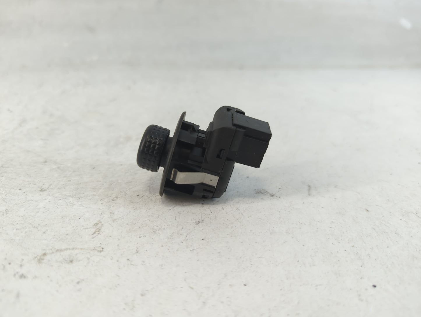 2009-2014 Ford E-150 Master Power Window Switch Replacement Driver Side Left P/N:130731A Fits OEM Used Auto Parts - Oemuseda