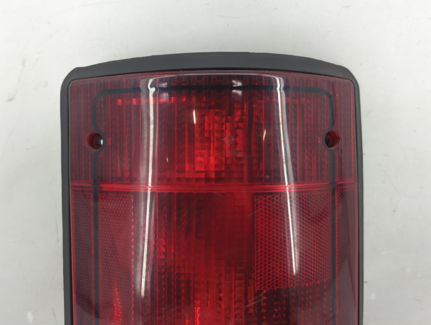 2005-2014 Ford E-150 Tail Light Assembly Passenger Right OEM Fits Fits 2005 2006 2007 2008 2009 2010 2011 2012 2013 2014 OEM