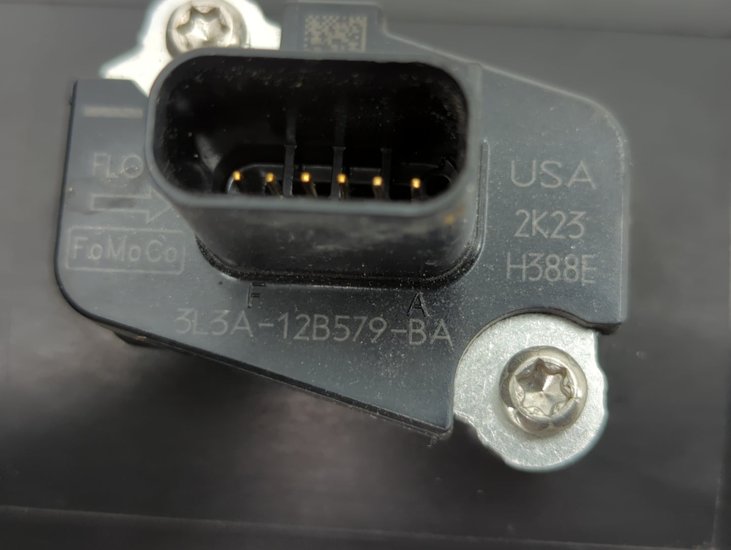 2004-2005 Ford E-350 Club Wagon Mass Air Flow Meter Maf - Oemusedautoparts1.com