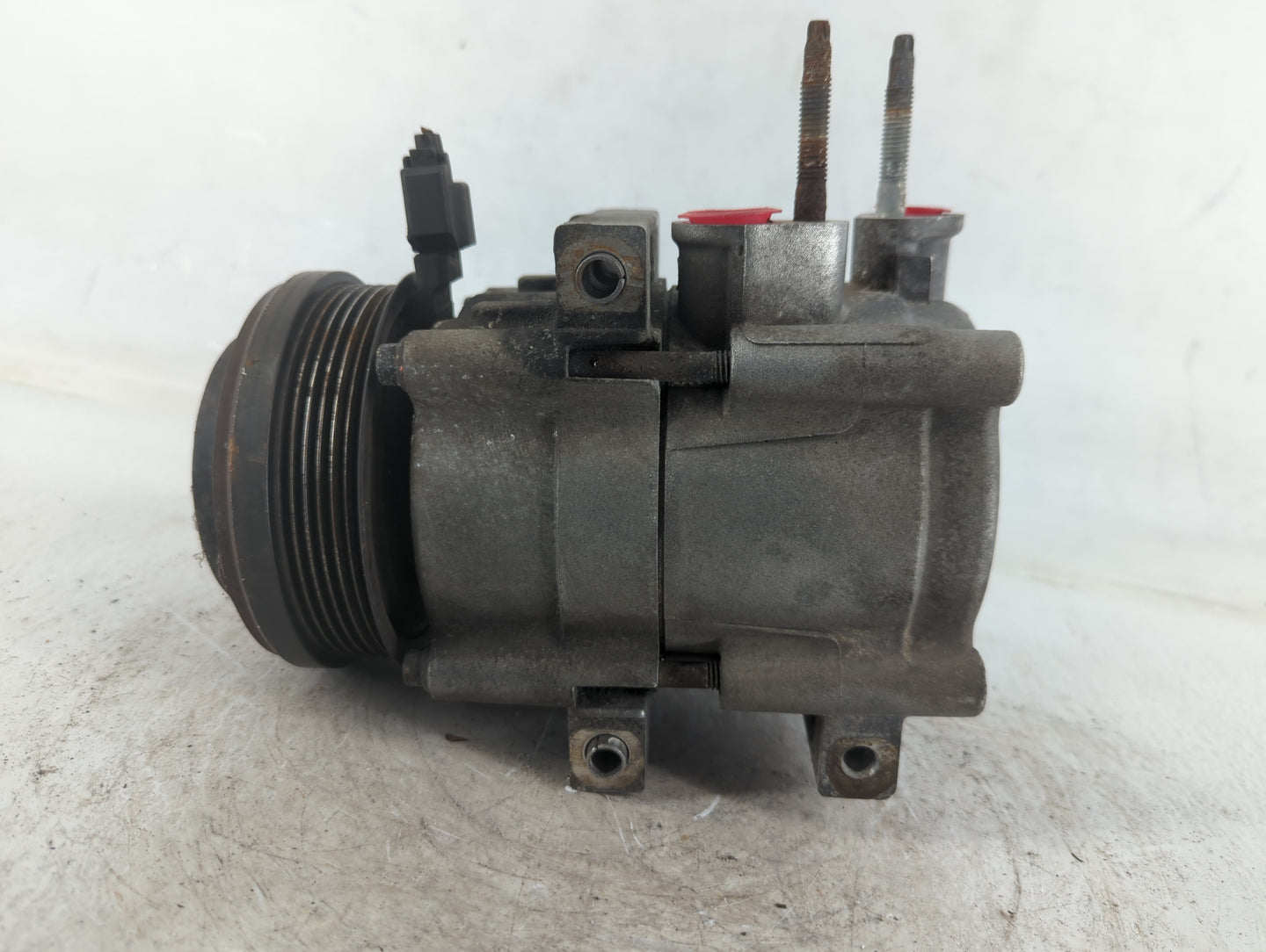 Ford E-350 Club Wagon Air Conditioning A/c Ac Compressor Oem - Oemusedautoparts1.com