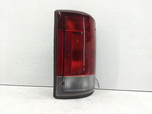 2007-2008 Ford E-350 Econoline Tail Light Assembly Passenger Right OEM P/N:44ZH815A 9C24-13404-AC Fits OEM Used Auto Parts -