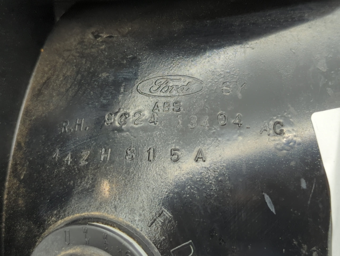 2007-2008 Ford E-350 Econoline Tail Light Assembly Passenger Right OEM P/N:44ZH815A 9C24-13404-AC Fits OEM Used Auto Parts -