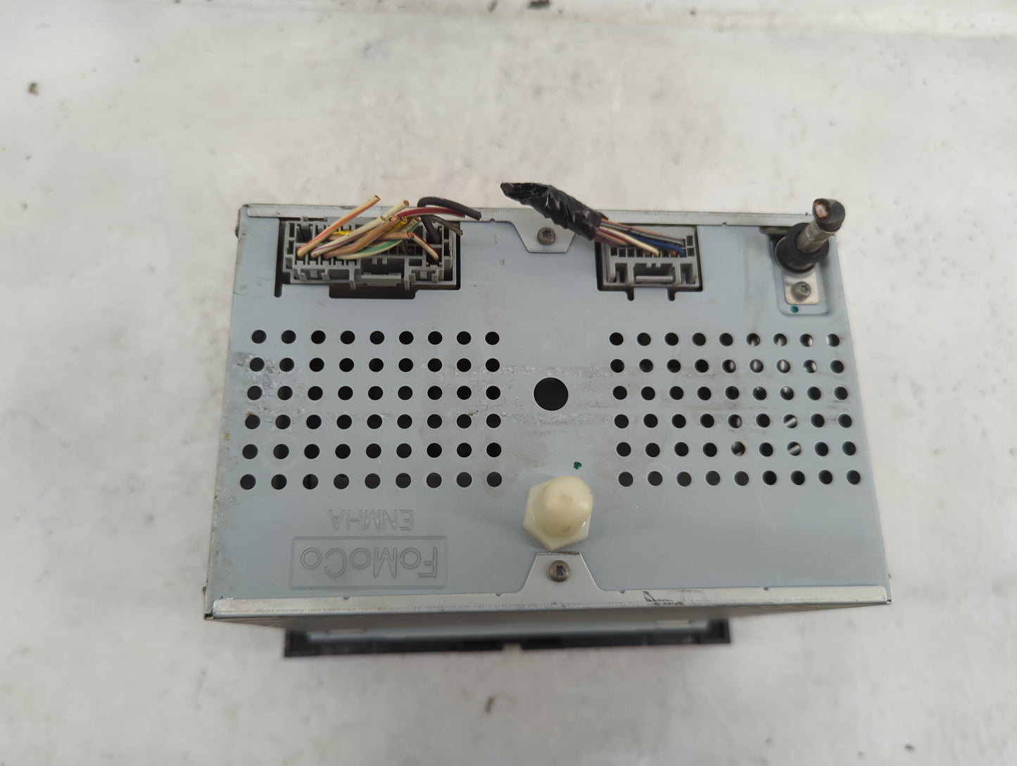 2013 Ford E150 Radio AM FM Cd Player Receiver Replacement P/N:BC2T-18C869-CB VIC0007748 Fits OEM Used Auto Parts - Oemusedau