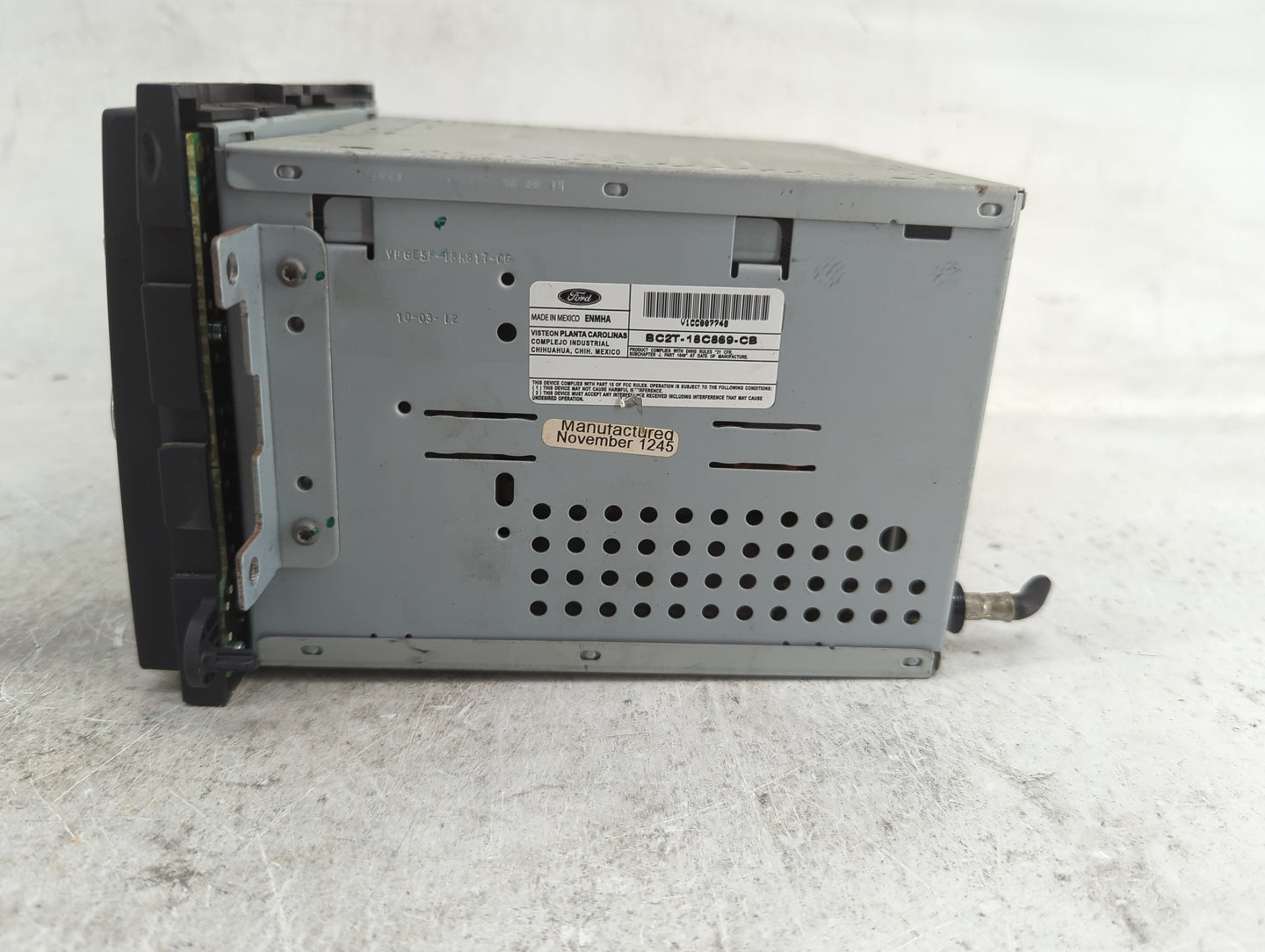 2013 Ford E150 Radio AM FM Cd Player Receiver Replacement P/N:BC2T-18C869-CB VIC0007748 Fits OEM Used Auto Parts - Oemusedau