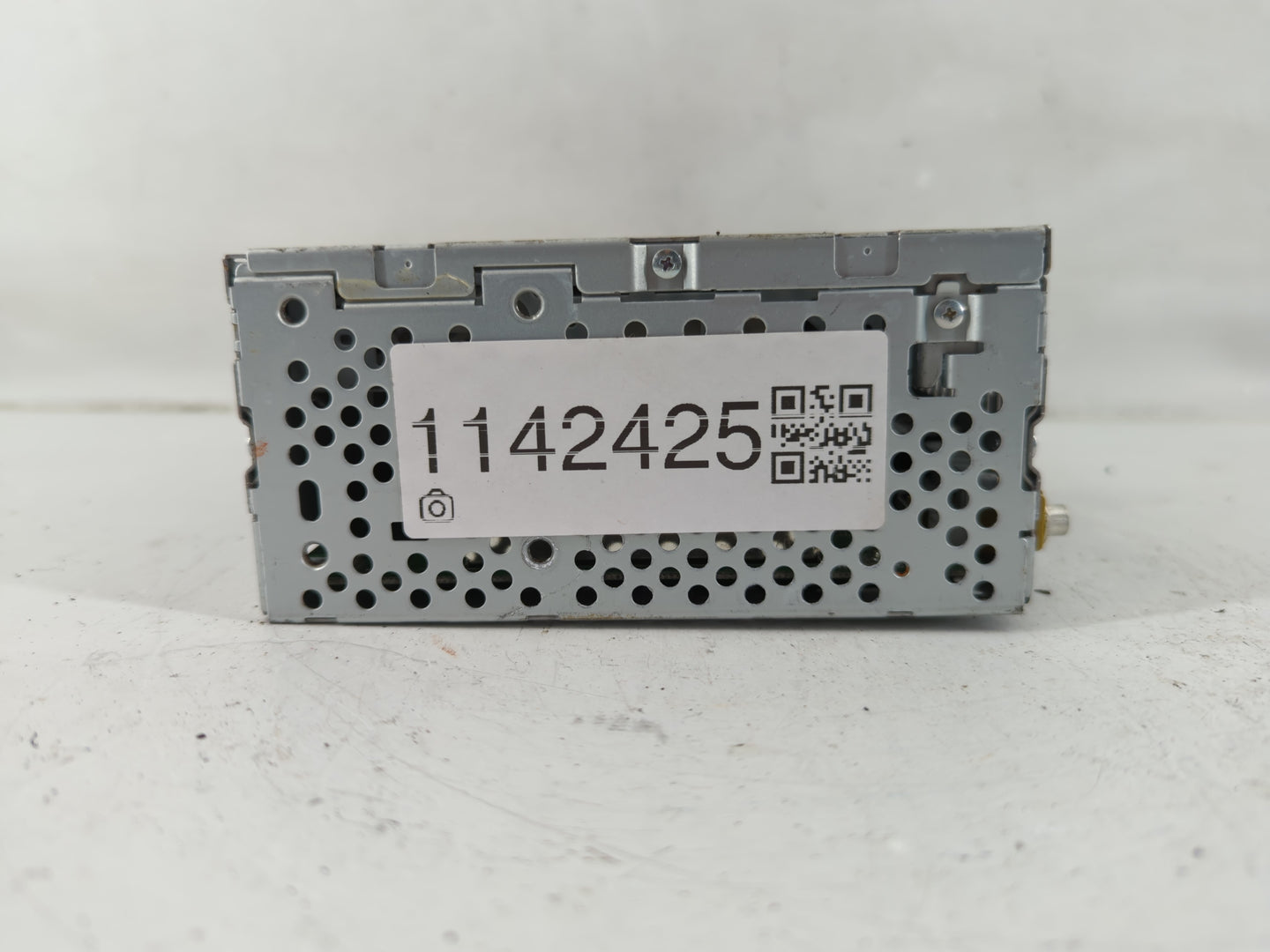 2013 Ford Edge Radio AM FM Cd Player Receiver Replacement P/N:DT4T-19C107-BB Fits OEM Used Auto Parts - Oemusedautoparts1.co