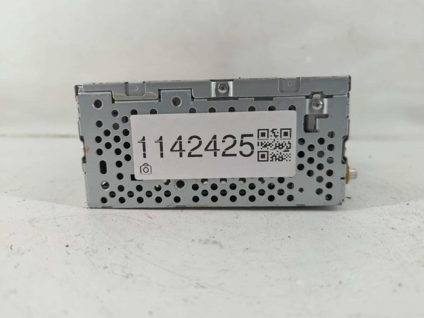 2013 Ford Edge Radio AM FM Cd Player Receiver Replacement P/N:DT4T-19C107-BB Fits OEM Used Auto Parts - Oemusedautoparts1.co