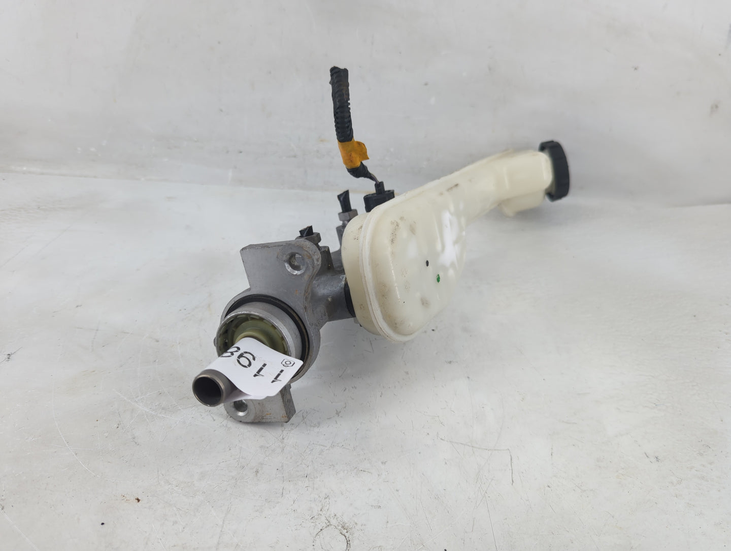 2011-2014 Ford Edge Brake Master Cylinder 1198904 - Oemusedautoparts1.com