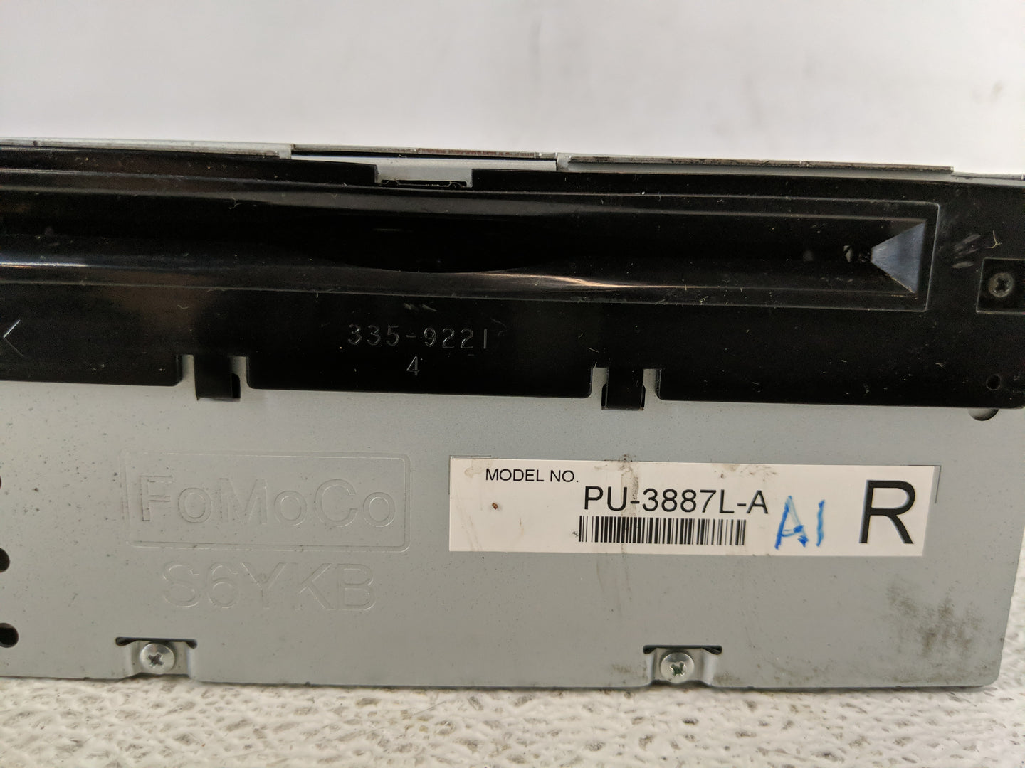 2013 Ford Edge Radio AM FM Cd Player Receiver Replacement P/N:DT4T-19C107-FA Fits OEM Used Auto Parts - Oemusedautoparts1.co