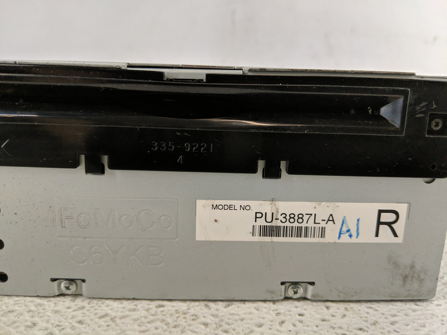 2013 Ford Edge Radio AM FM Cd Player Receiver Replacement P/N:DT4T-19C107-FA Fits OEM Used Auto Parts - Oemusedautoparts1.co