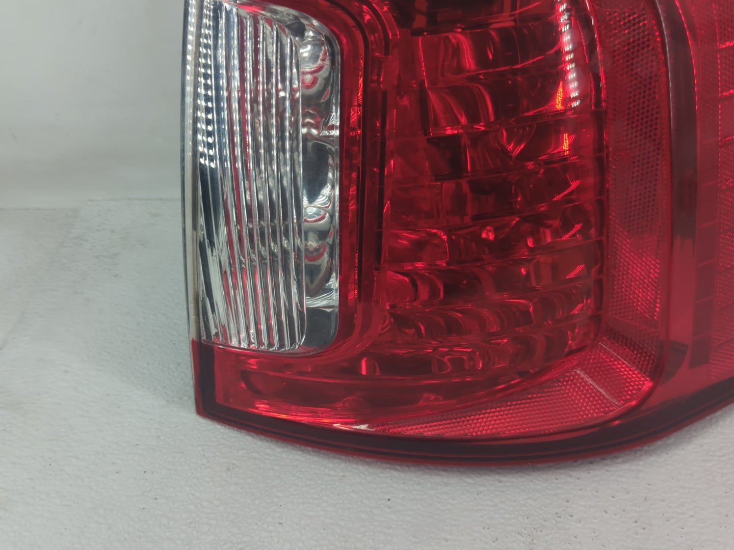 2011-2014 Ford Edge Tail Light Assembly Passenger Right OEM P/N:BT43-13B504-AE Fits Fits 2011 2012 2013 2014 OEM Used Auto P