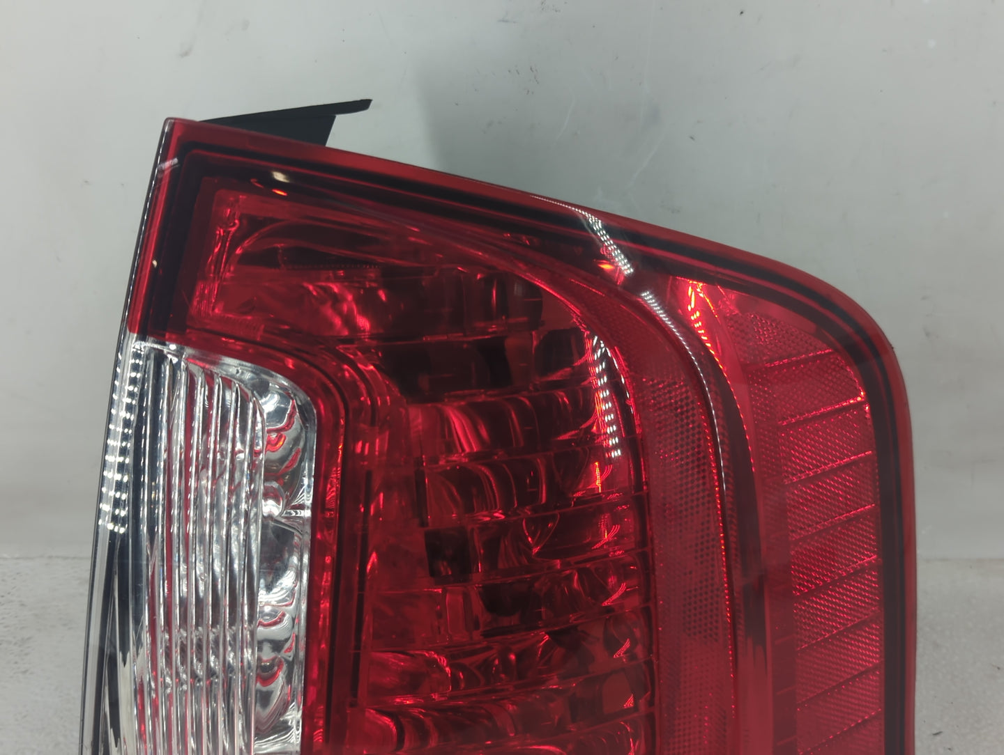 2011-2014 Ford Edge Tail Light Assembly Passenger Right OEM P/N:BT43-13B504-AE Fits Fits 2011 2012 2013 2014 OEM Used Auto P