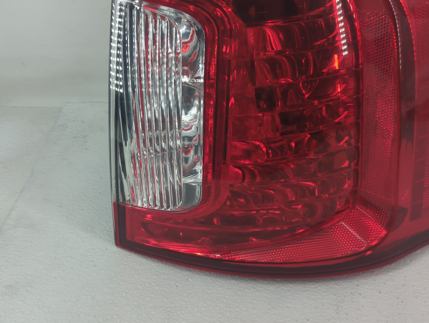 2011-2014 Ford Edge Tail Light Assembly Passenger Right OEM P/N:BT43-13B504-AE Fits Fits 2011 2012 2013 2014 OEM Used Auto P