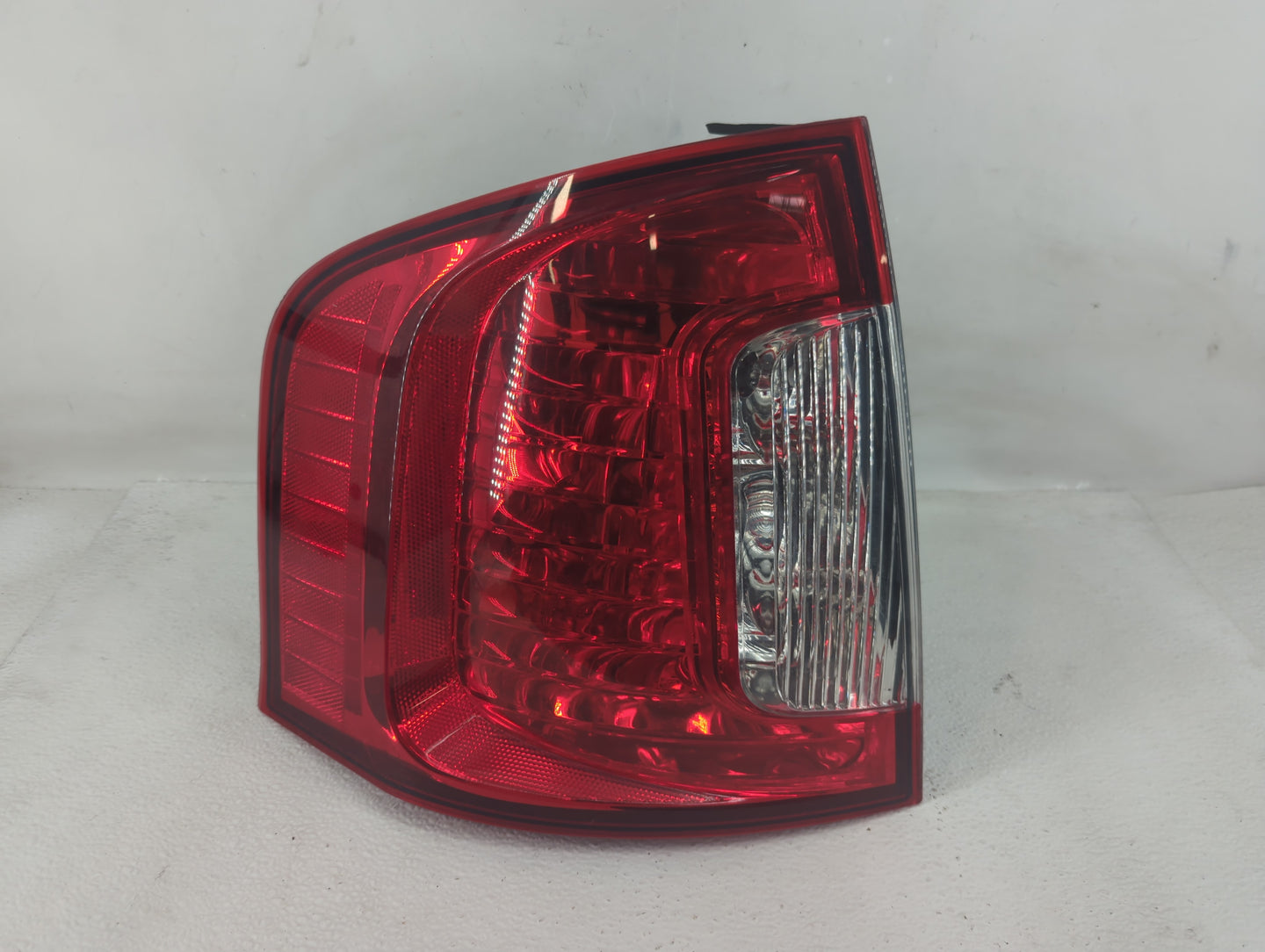 2011-2014 Ford Edge Tail Light Assembly Driver Left OEM P/N:BT43-13B505-AE Fits Fits 2011 2012 2013 2014 OEM Used Auto Parts
