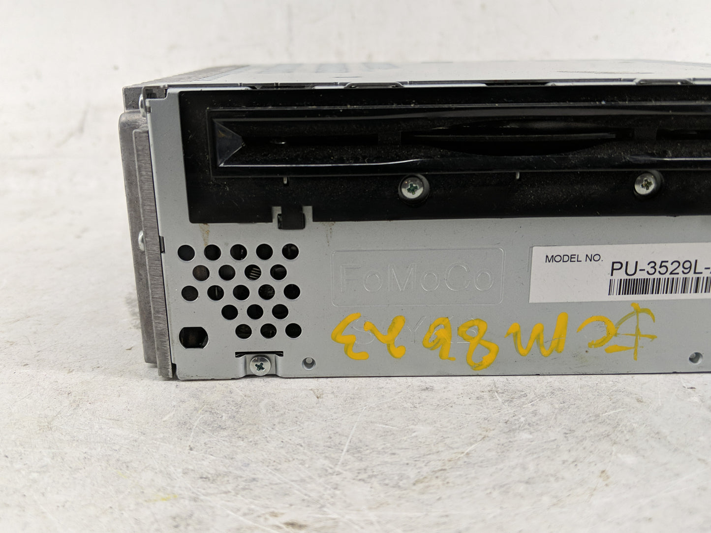 2013 Ford Edge Radio AM FM Cd Player Receiver Replacement P/N:DT4T-19C107-CB Fits OEM Used Auto Parts - Oemusedautoparts1.co