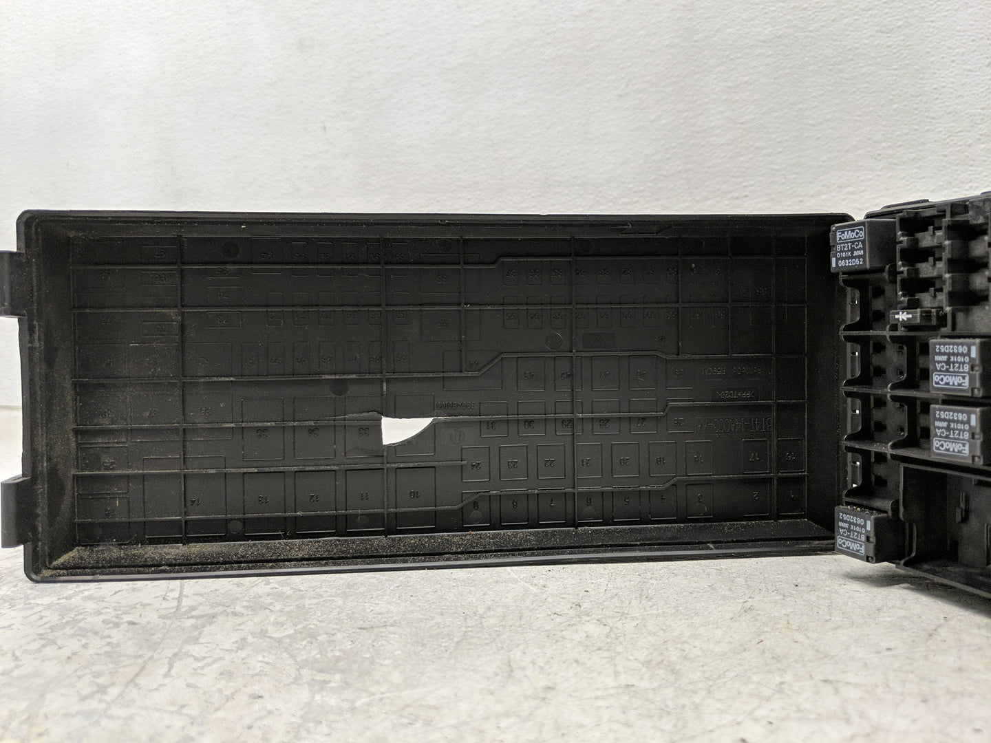 2012-2014 Ford Edge Fusebox Fuse Box Panel Relay Module Fits Fits 2012 2013 2014 OEM Used Auto Parts - Oemusedautoparts1.com