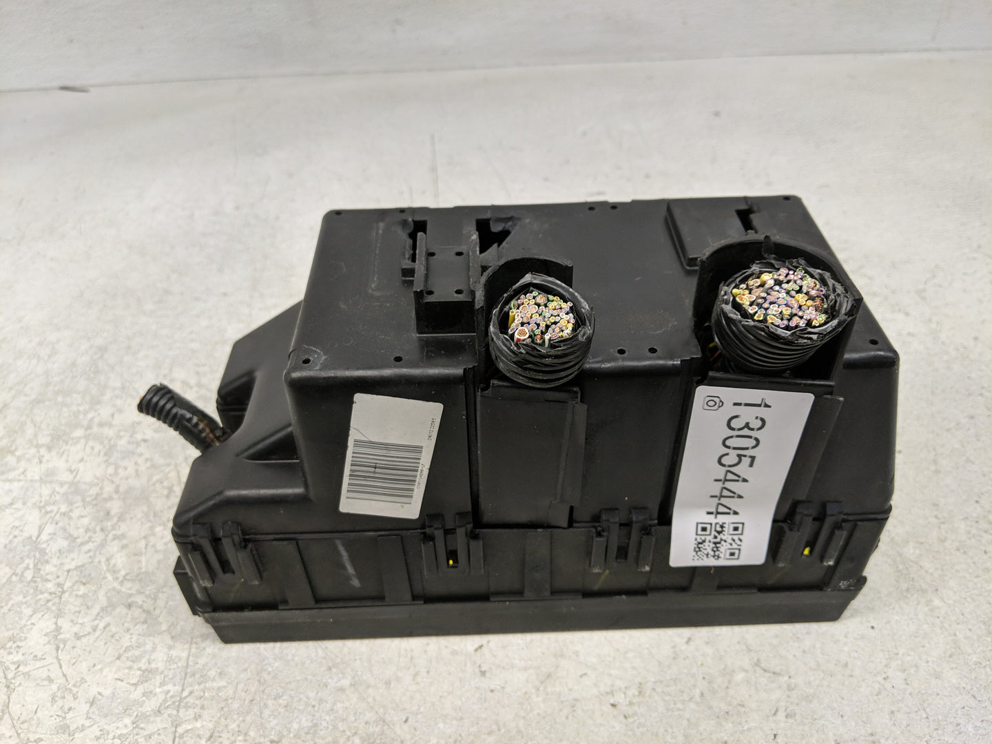 2012-2014 Ford Edge Fusebox Fuse Box Panel Relay Module Fits Fits 2012 2013 2014 OEM Used Auto Parts - Oemusedautoparts1.com