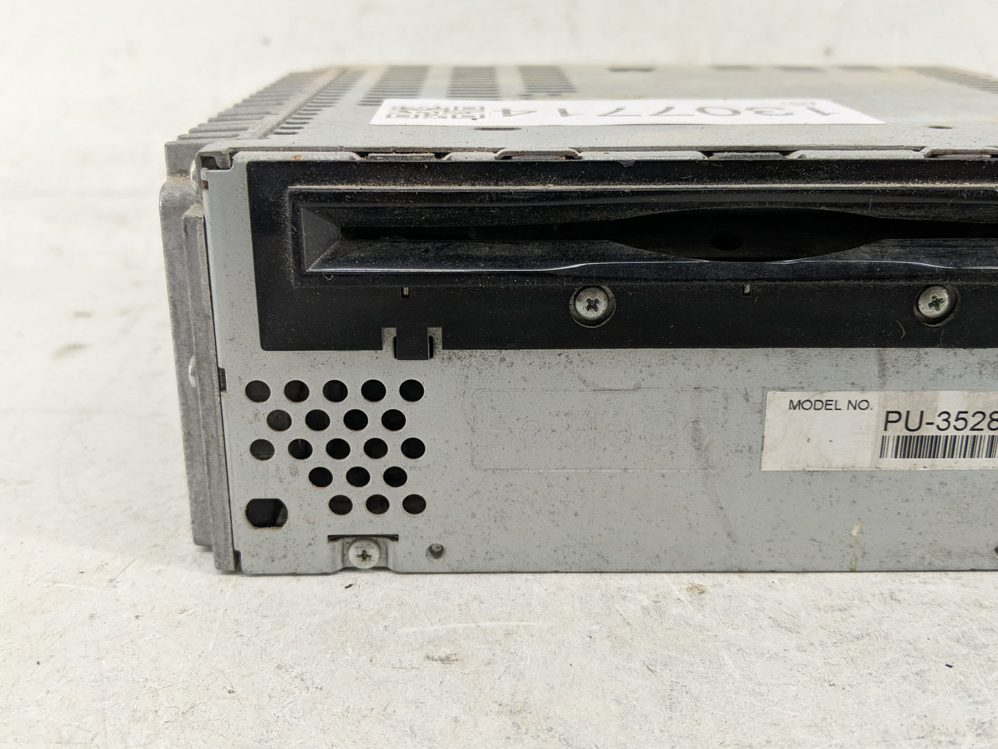 2013-2014 Ford Edge Radio AM FM Cd Player Receiver Replacement P/N:DT4T-19C107-BB Fits Fits 2013 2014 OEM Used Auto Parts - 