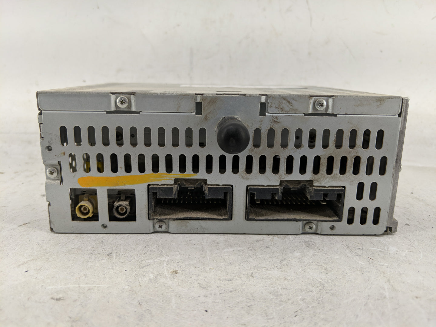 2013-2014 Ford Edge Radio AM FM Cd Player Receiver Replacement P/N:DT4T-19C107-BB Fits Fits 2013 2014 OEM Used Auto Parts - 