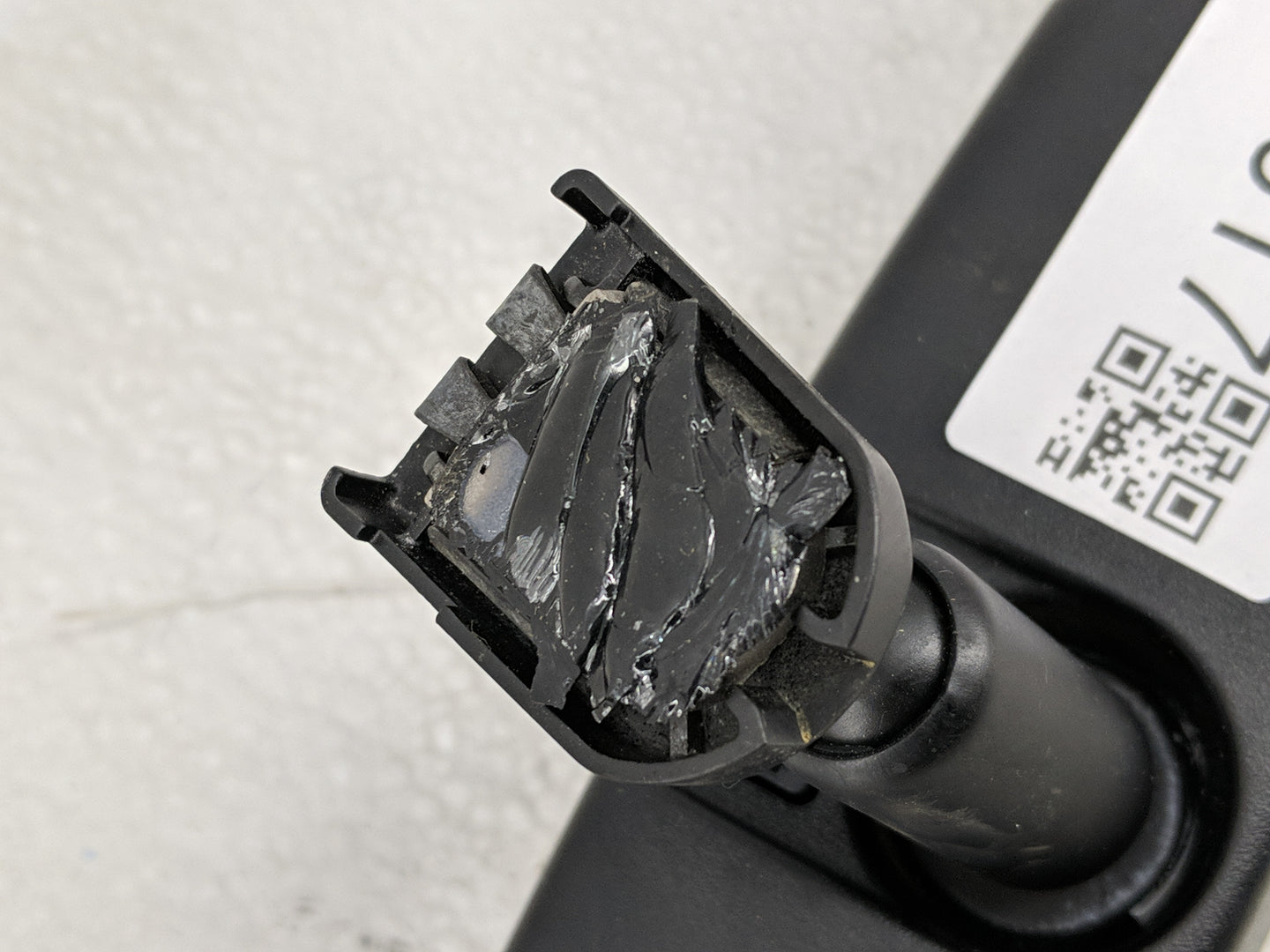 2011-2018 Ford Edge Interior Rear View Mirror Replacement OEM P/N:E11026533 Fits OEM Used Auto Parts - Oemusedautoparts1.com